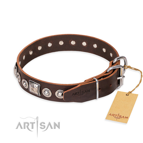 braunes halsband geschenk artisan schweiz