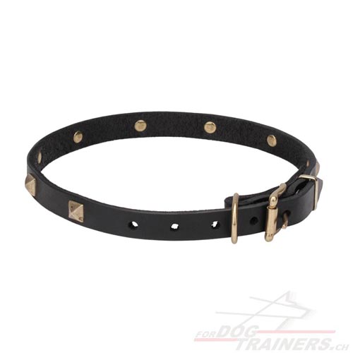 halsband aus leder dnn messing
pyramiden